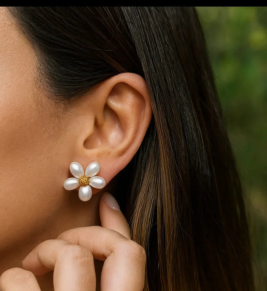 Daisy studs - Etara