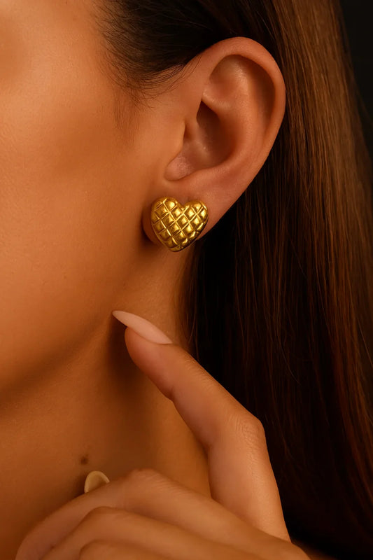 Quilted heart gold studs - Etara