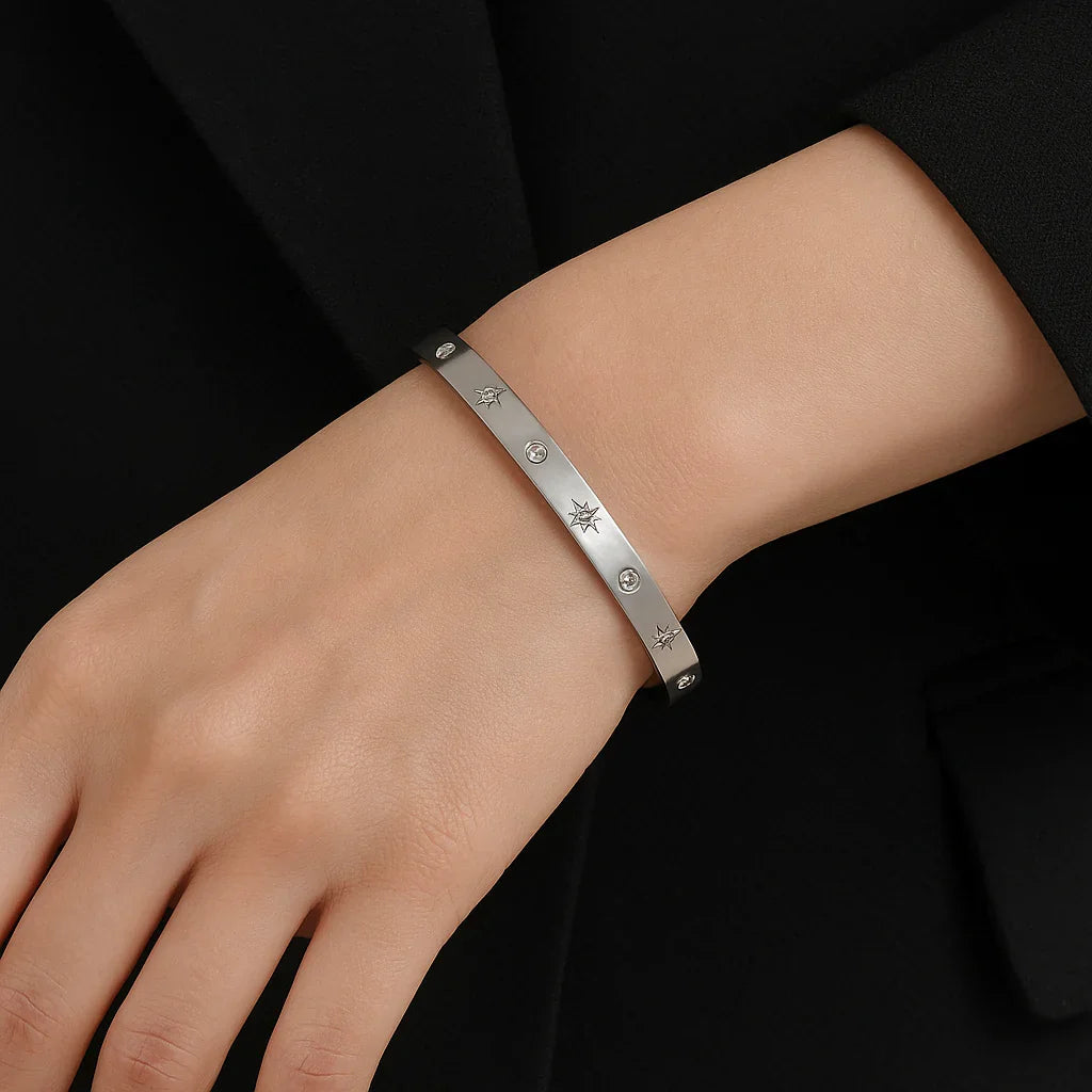 Starburst Elegance Cuff - Etara