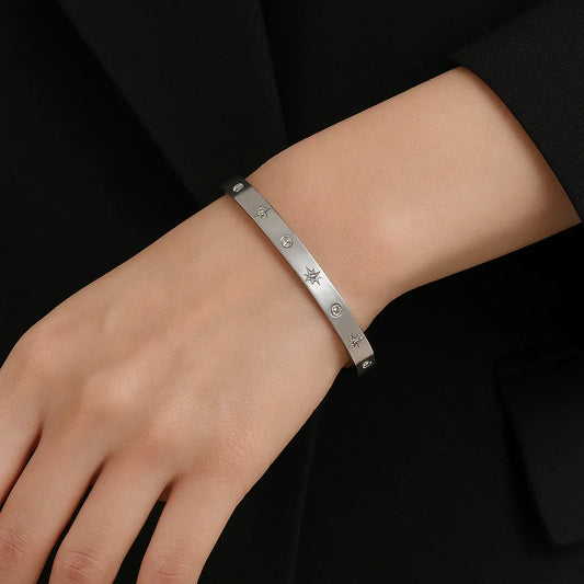 Starburst Elegance Cuff - Etara