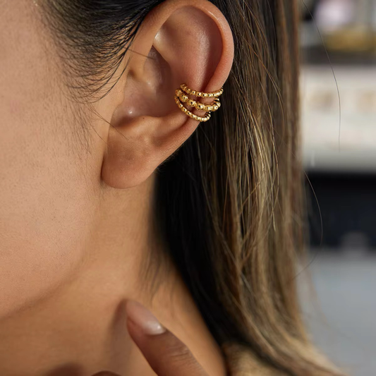 Kia ear cuff